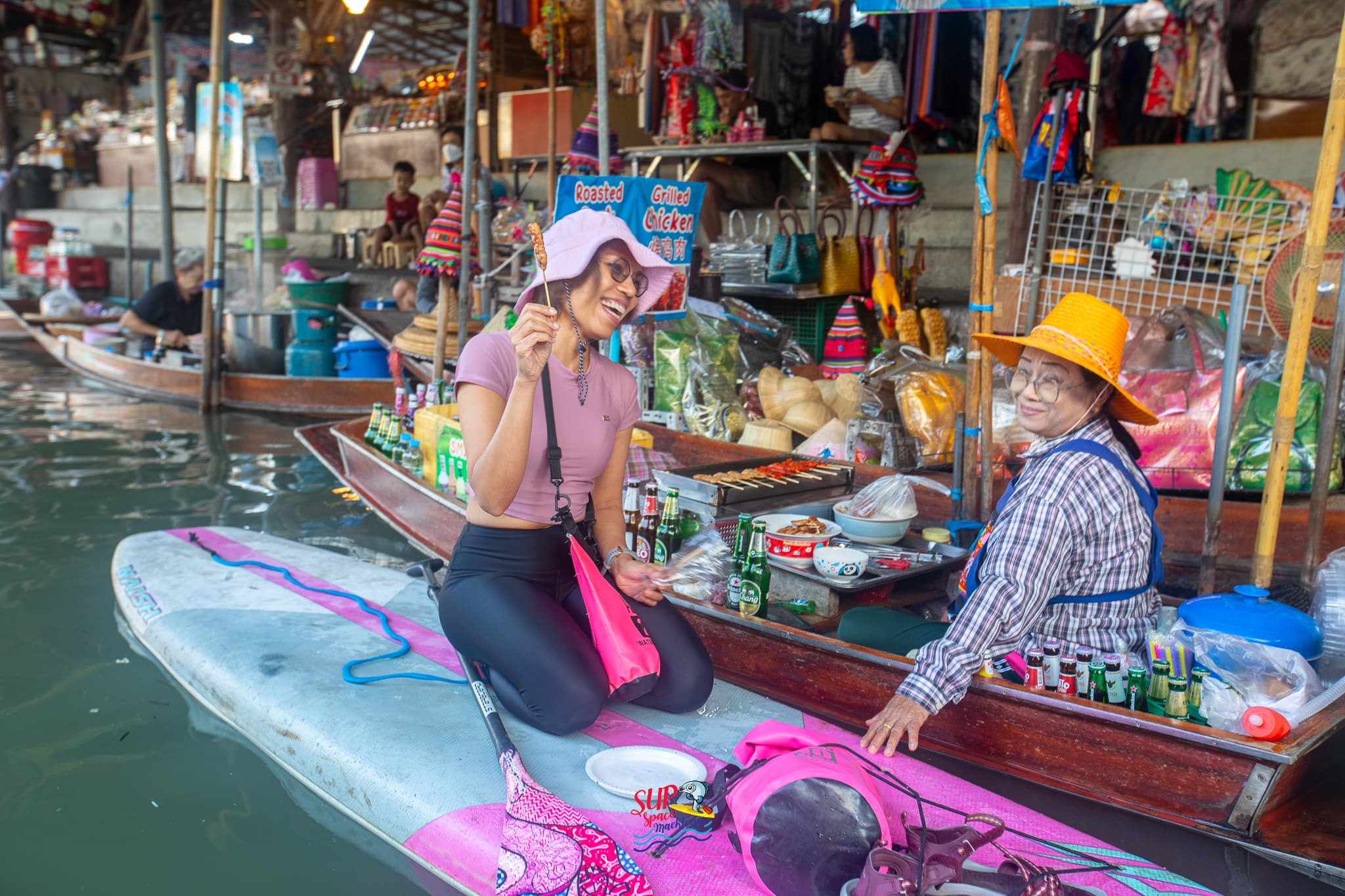 ตลาดน้ำดำเนินสะดวก